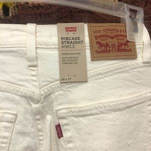 Levi’s Ribcage Straight Ankle